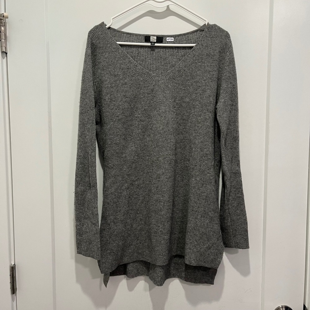 Saks Fifth Avenue Wool Cashmere V-Neck Sweater Grey Ribbed Tunic M